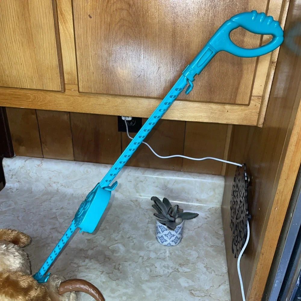FurReal Walks-A-Lot Blue Eyed‎ Brown Dog - Leash/Collar/Batteries Included